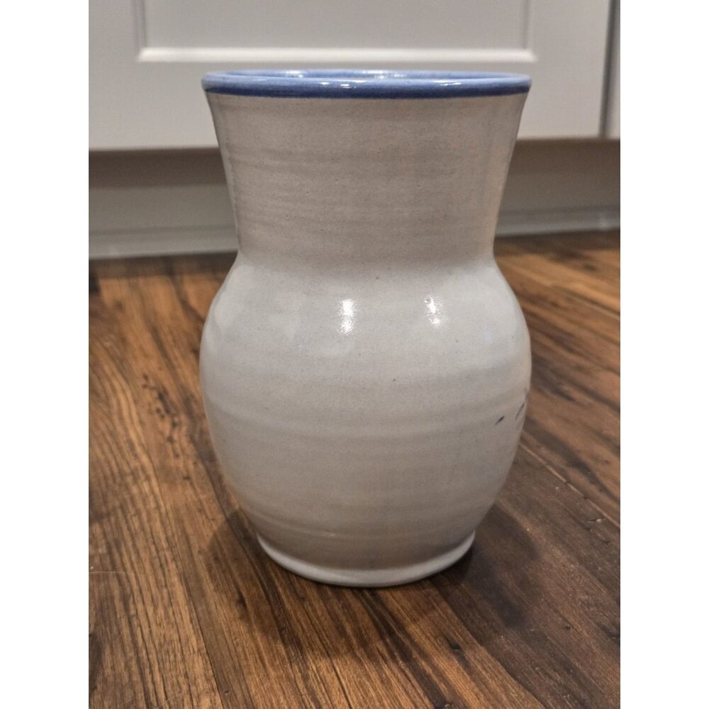Red Wing Stoneware Blue Spongeware Pitcher Vase Floral Pottery USA - Picture 4 of 8